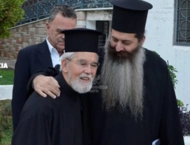 Αυτός είναι ο ιερέας που έχασε τη ζωή του στο Μάτι